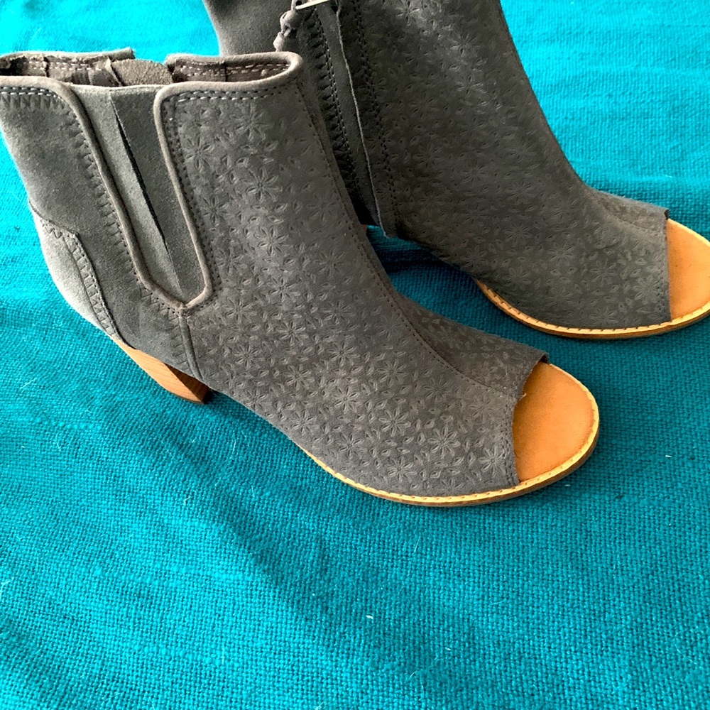 Tom’s Heeled Sandals